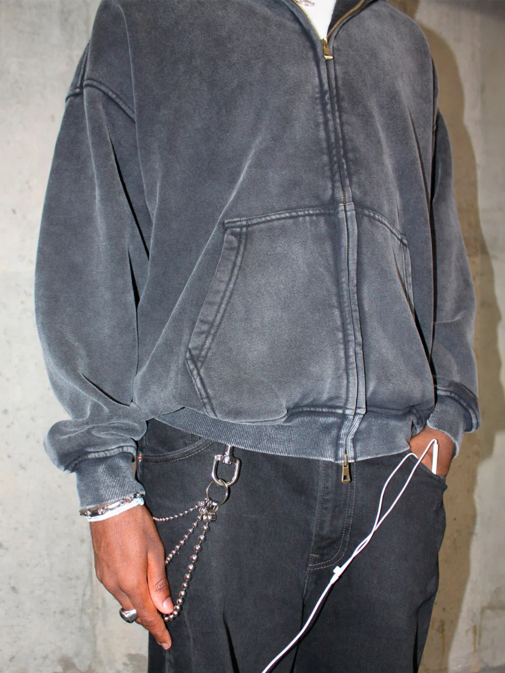 GRIND ZIP HOODIE BLACK